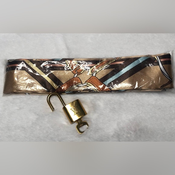 Louis Vuitton Damier Azur Speedy 25,Dust Bag,Lock/Key,COA;Date Code(SP1017) - Picture 17 of 17